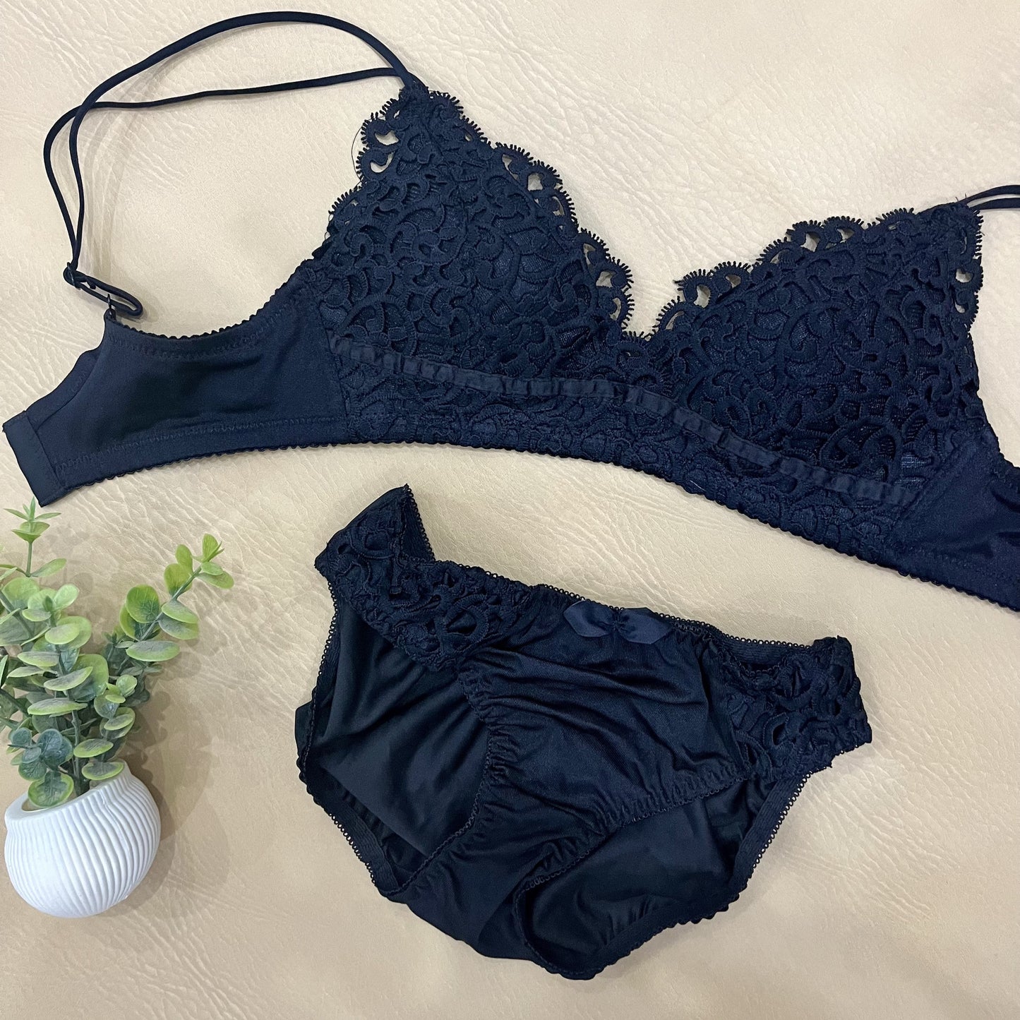 Double-Strapped Bra & Panty Set – Soft Lace Elegance-Hoorish